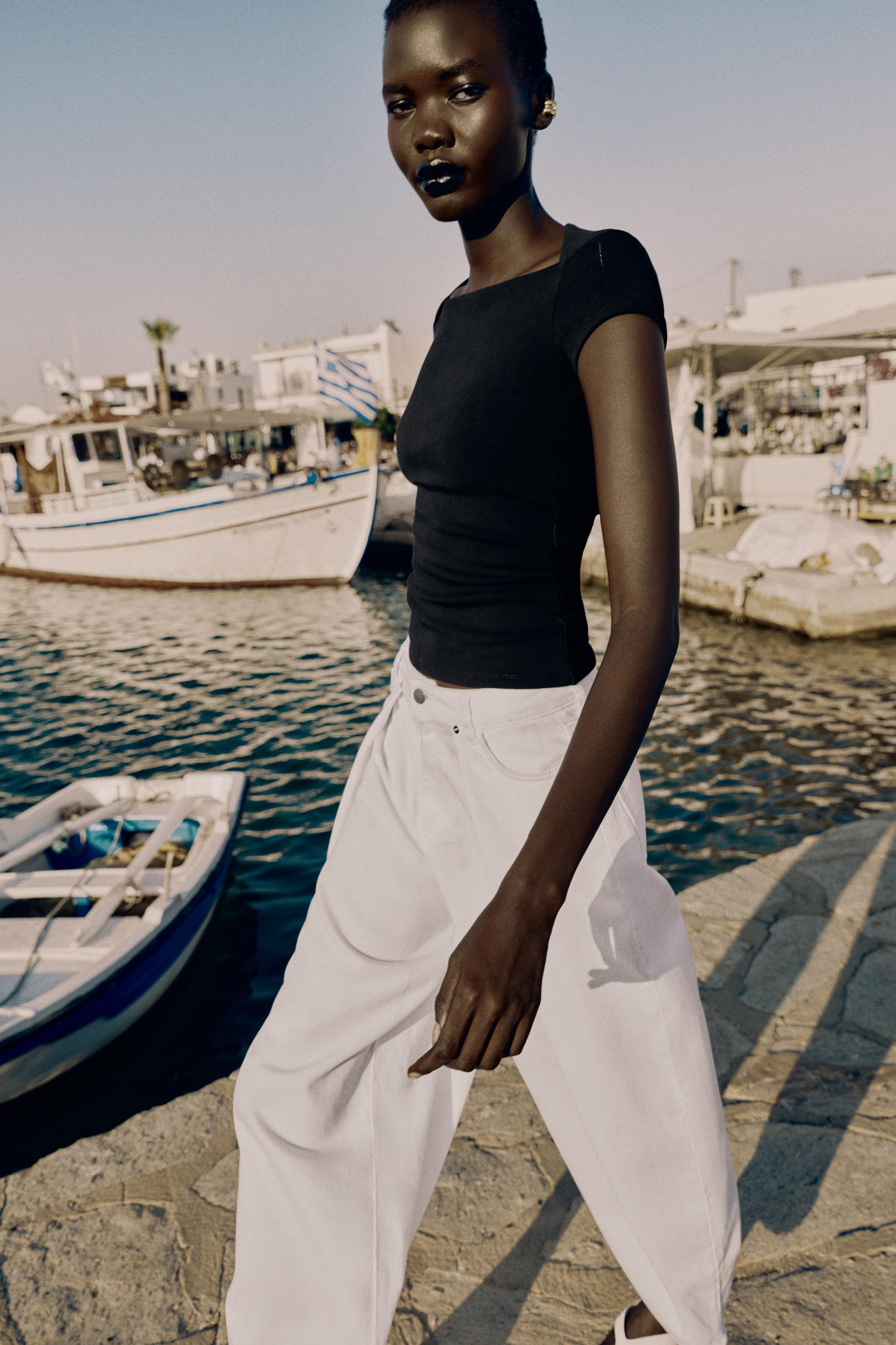SQUARE NECKLINE T-SHIRT